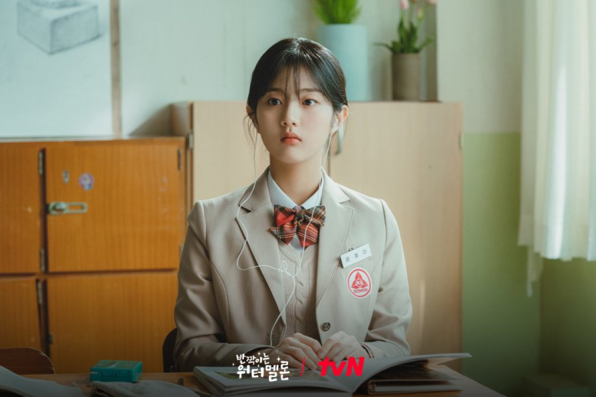 Link Nonton dan Spoiler Drama Korea Twinkling Watermelon (2023) Sub Indo Episode 10 - Keajaiban Cinta Memang Luar Biasa!