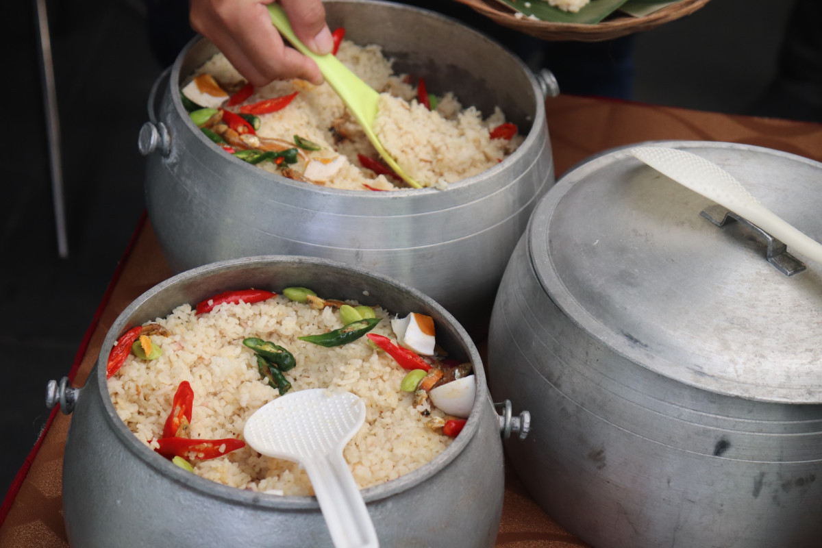 Hidangan Lezat dan Hangat Nasi Liwet Khas Sunda Bikin Klepek-klepek, Resep Rahasia dan Mudah Bisa Pakai Bahan Ini