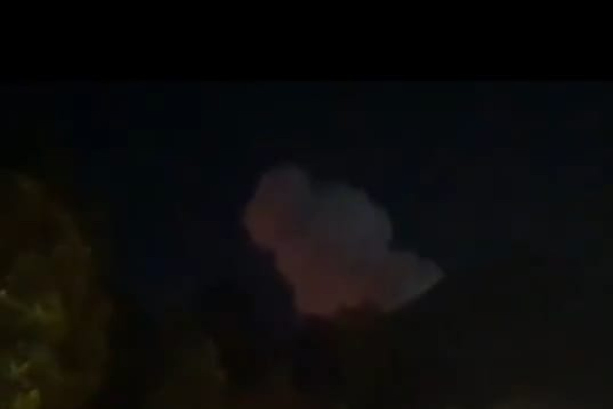 Heboh! Video Mirip Gumpalan Asap Disertai Petir di Gunung Lawu Viral di Media Sosial, Pertanda Bahaya? Begini Penjelasan Pengelola Sakura Hills