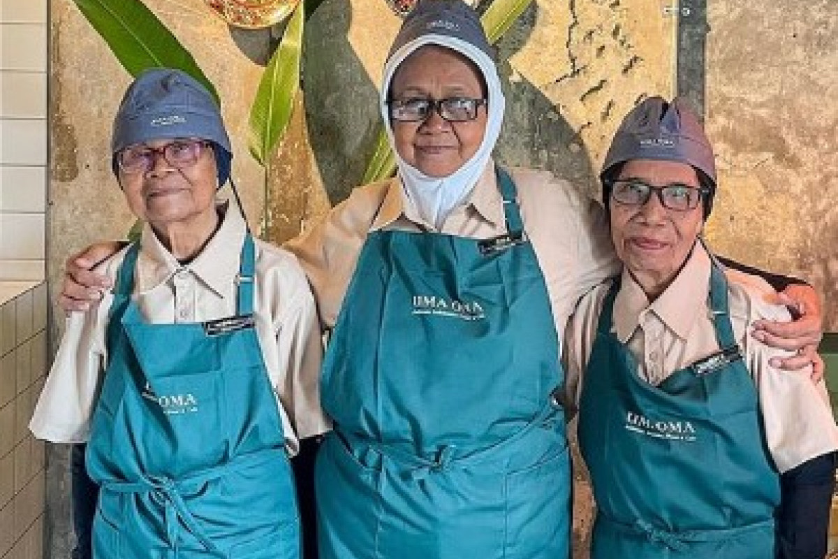 Kafe Unik di Jakarta Viral Usai Tawarkan Konsep Berbeda, Pekerjaan Lansia dan Desain Rumah Vintage Berasa di Rumah Nenek