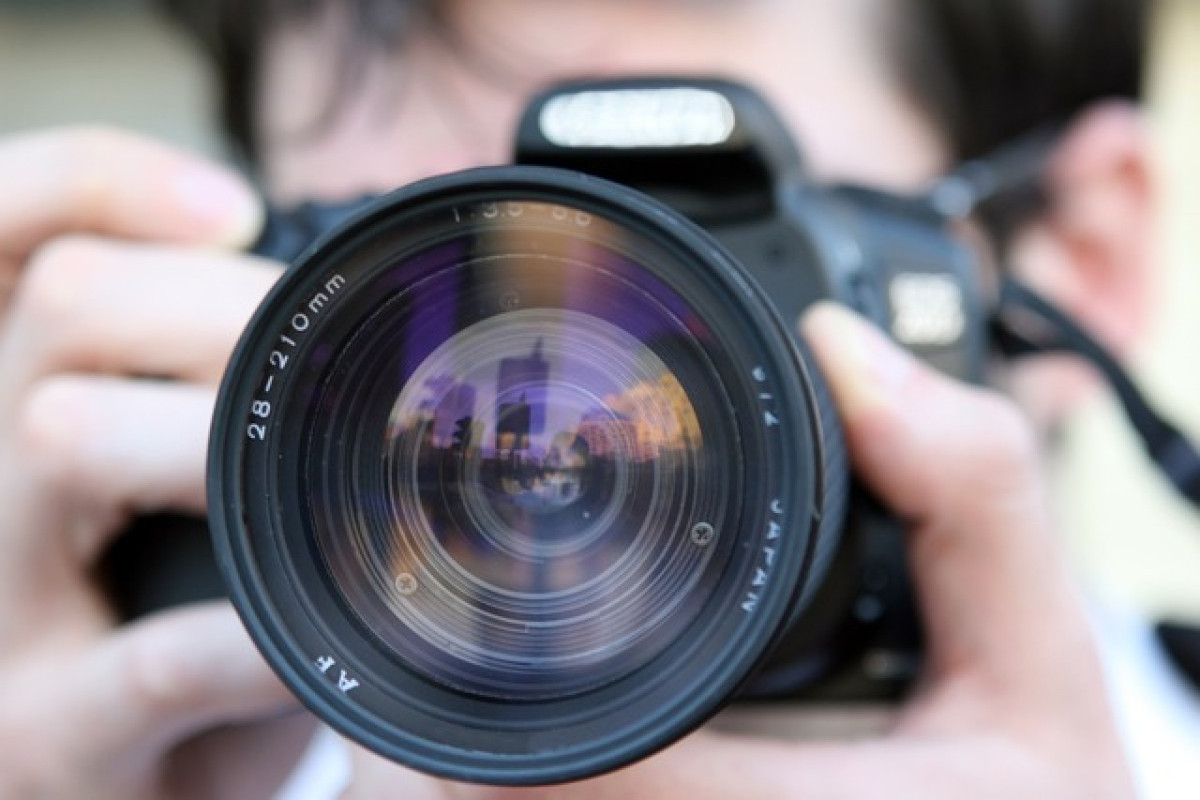 Perlukah Tindakan Hukum Dilakukan Terhadap Individu yang Tanpa Izin Mengambil Foto atau Rekam Video?